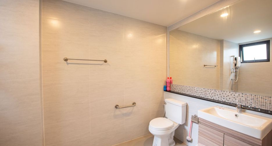 Casa en venta y en alquiler de 5 habitaciones en Bang Kruai, Nonthaburi