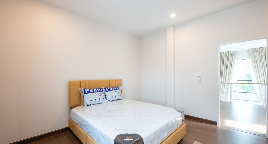 Casa en venta y en alquiler de 5 habitaciones en Bang Kruai, Nonthaburi