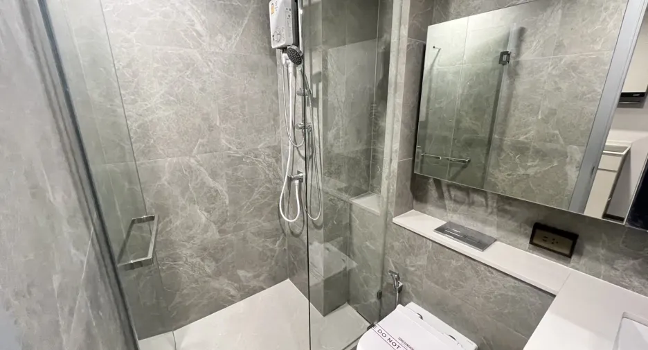 For rent 1 bed condo in Huai Khwang, Bangkok
