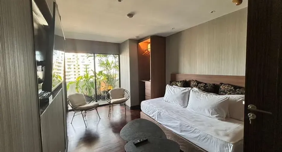 For rent 2 bedrooms condo in Watthana, Bangkok