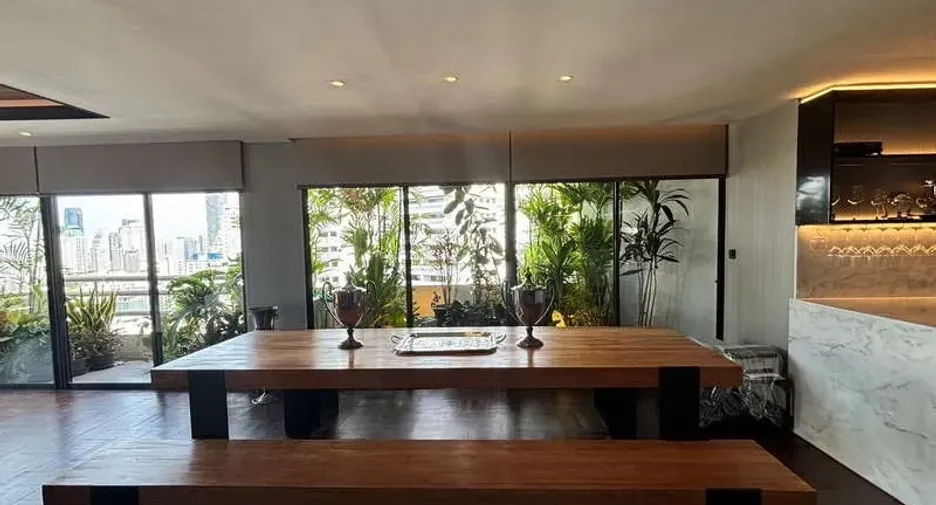 For rent 2 bedrooms condo in Watthana, Bangkok