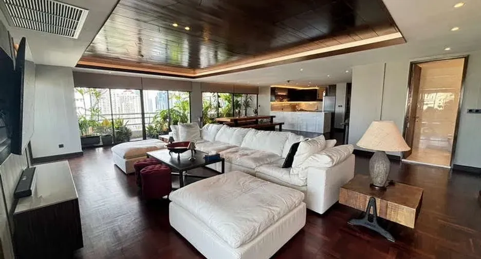 For rent 2 bedrooms condo in Watthana, Bangkok