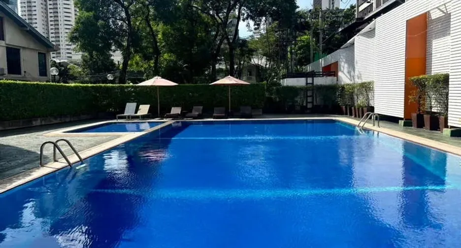 For rent 2 bedrooms condo in Watthana, Bangkok