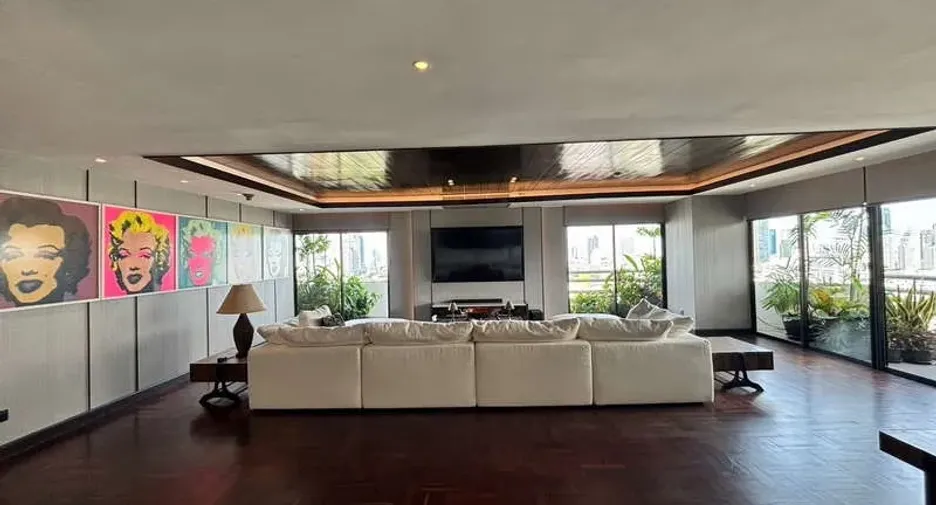 For rent 2 bedrooms condo in Watthana, Bangkok