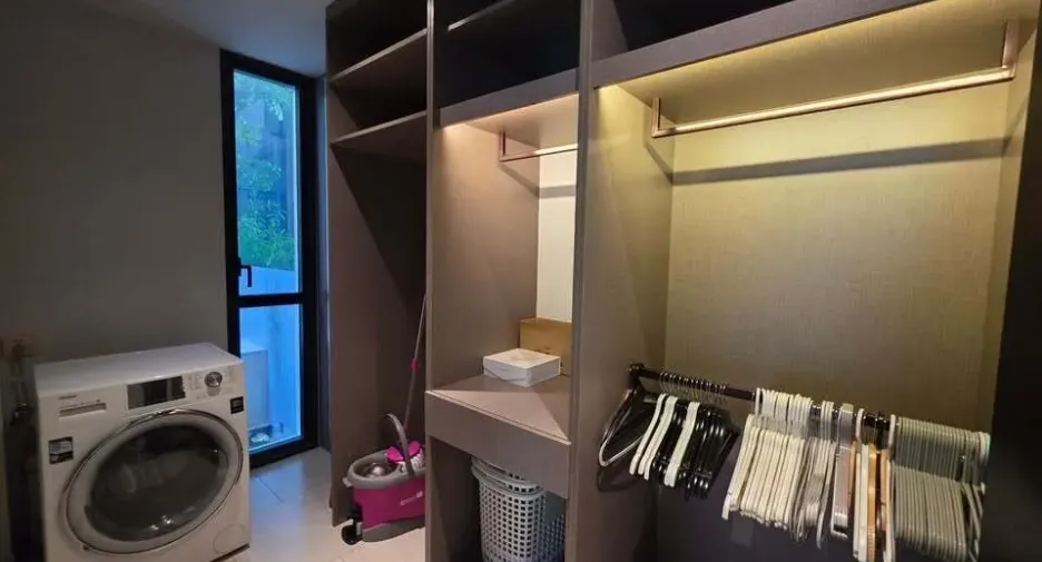 For rent 3 bedrooms condo in Watthana, Bangkok