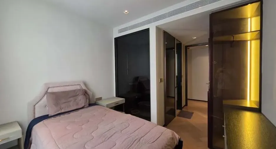 For rent 3 bedrooms condo in Watthana, Bangkok