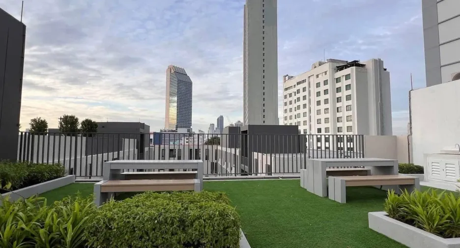 For rent studio condo in Huai Khwang, Bangkok