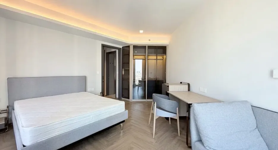 For rent 1 bed condo in Bang Rak, Bangkok