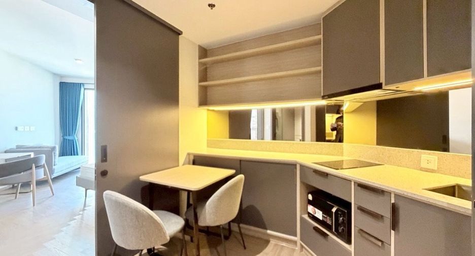 For rent 1 bed condo in Bang Rak, Bangkok