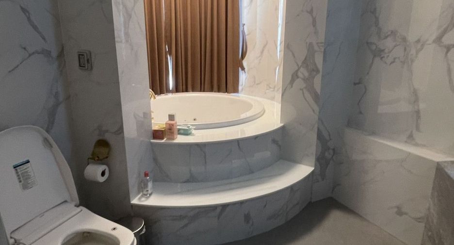 For sale 4 bedrooms condo in Bang Kho Laem, Bangkok