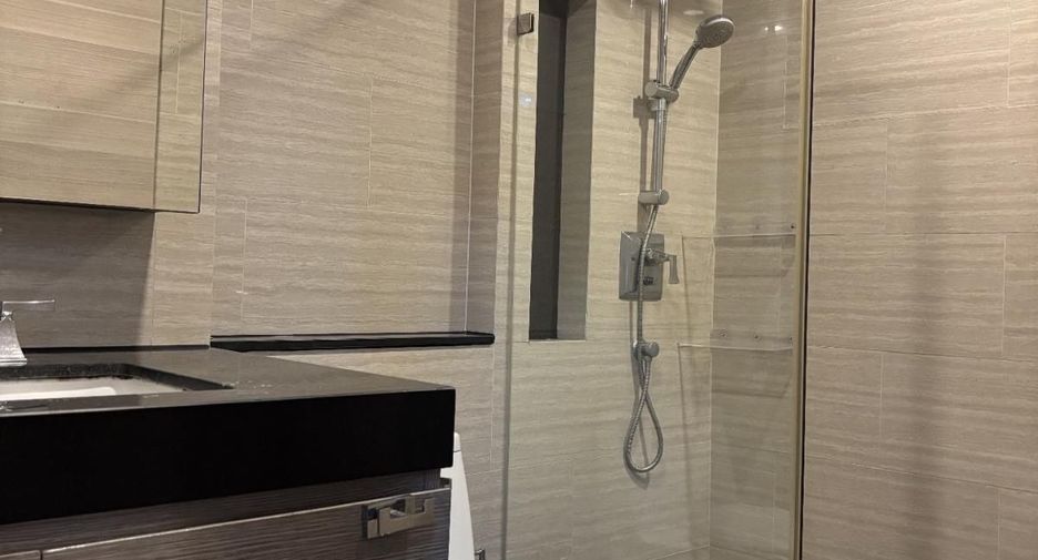 For rent 1 bed condo in Pathum Wan, Bangkok