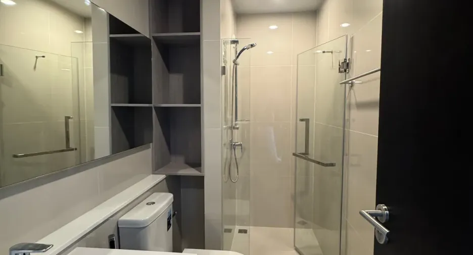 For rent 1 bed condo in Phaya Thai, Bangkok