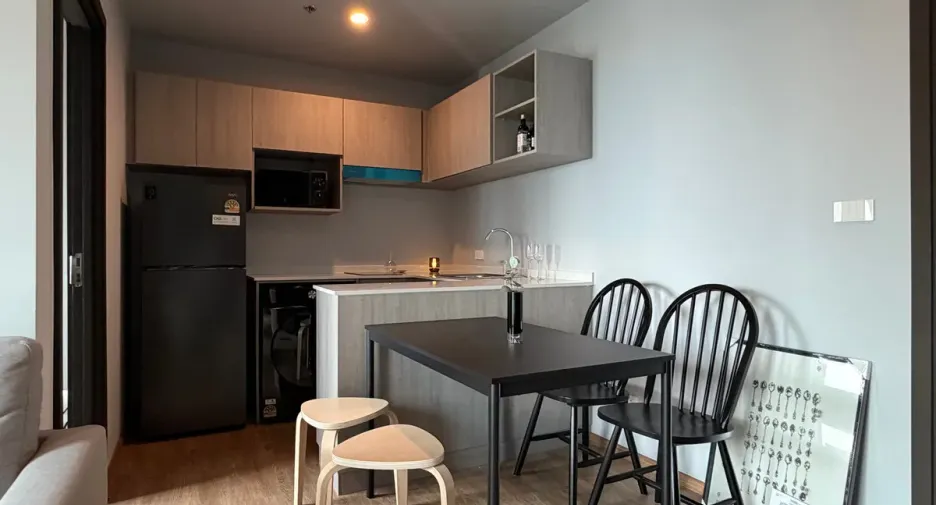 For rent 1 bed condo in Phaya Thai, Bangkok