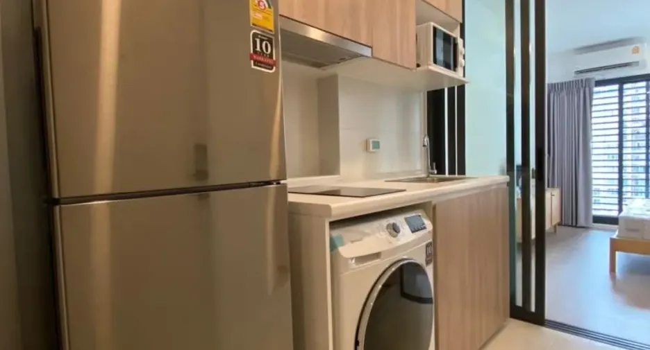 For rent studio condo in Phaya Thai, Bangkok