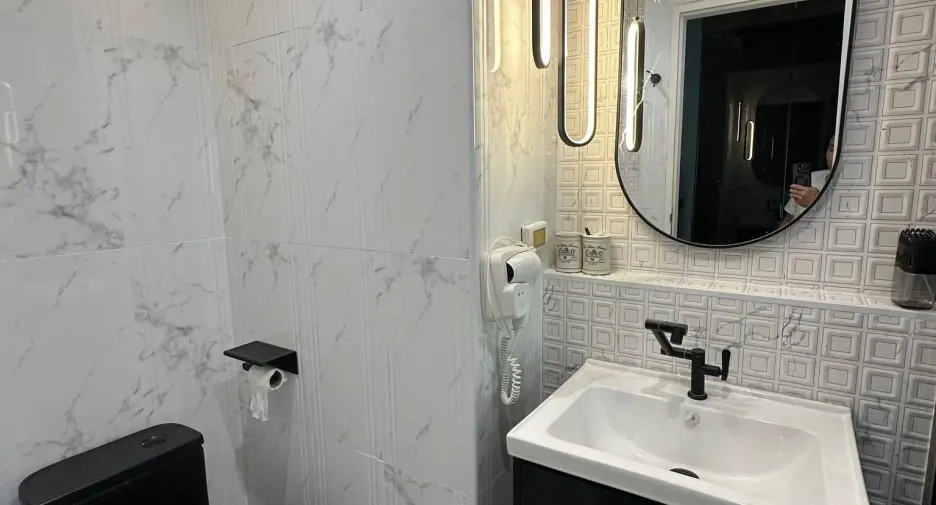 For rent 2 bedrooms condo in Huai Khwang, Bangkok