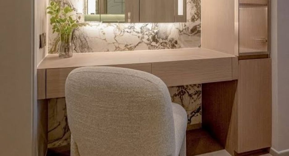 For rent 2 bedrooms condo in Sathon, Bangkok