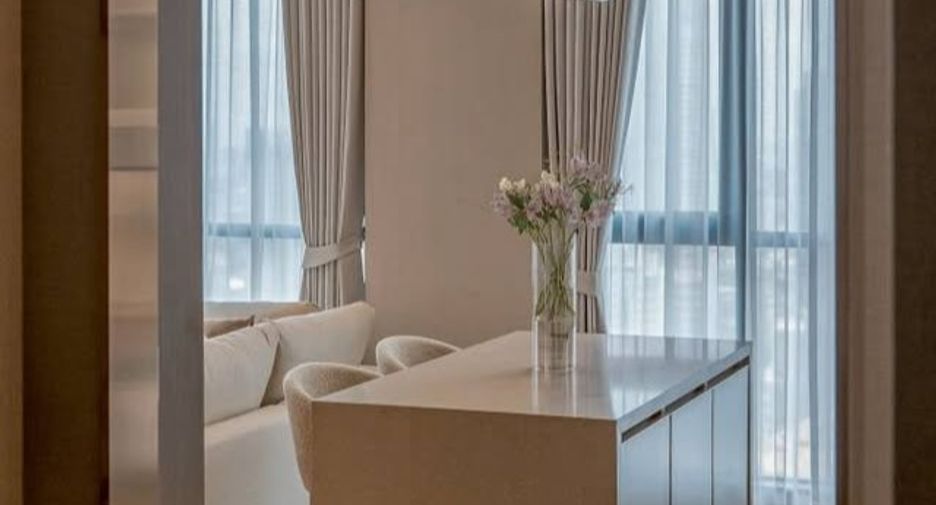 For rent 2 bedrooms condo in Sathon, Bangkok