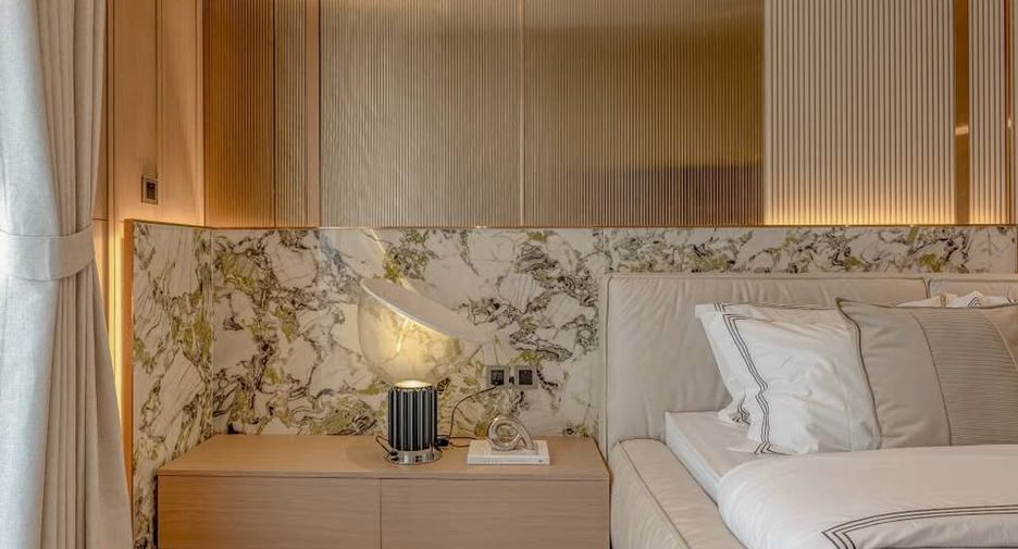 For rent 2 bedrooms condo in Sathon, Bangkok
