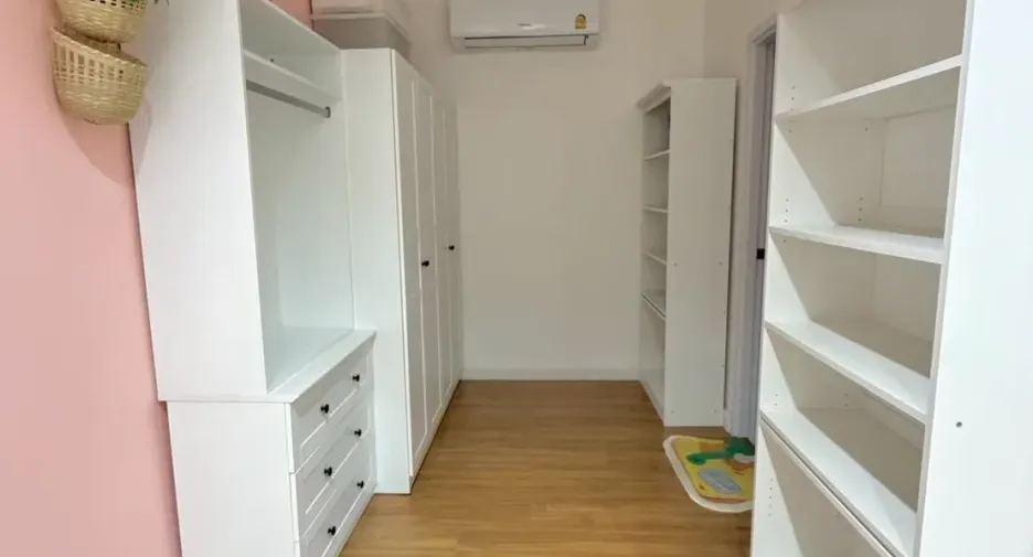 Haus zur Miete mit 4 Zimmer in Khlong Luang, Pathum Thani