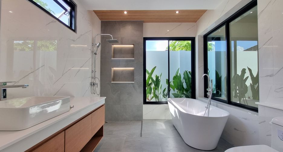 For sale 4 bedrooms villa in Thalang, Phuket
