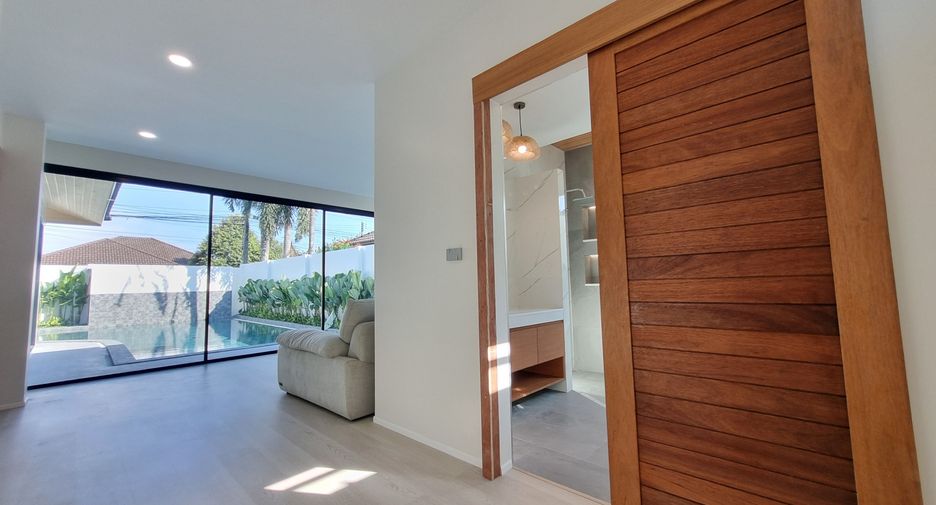 For sale 4 bedrooms villa in Thalang, Phuket