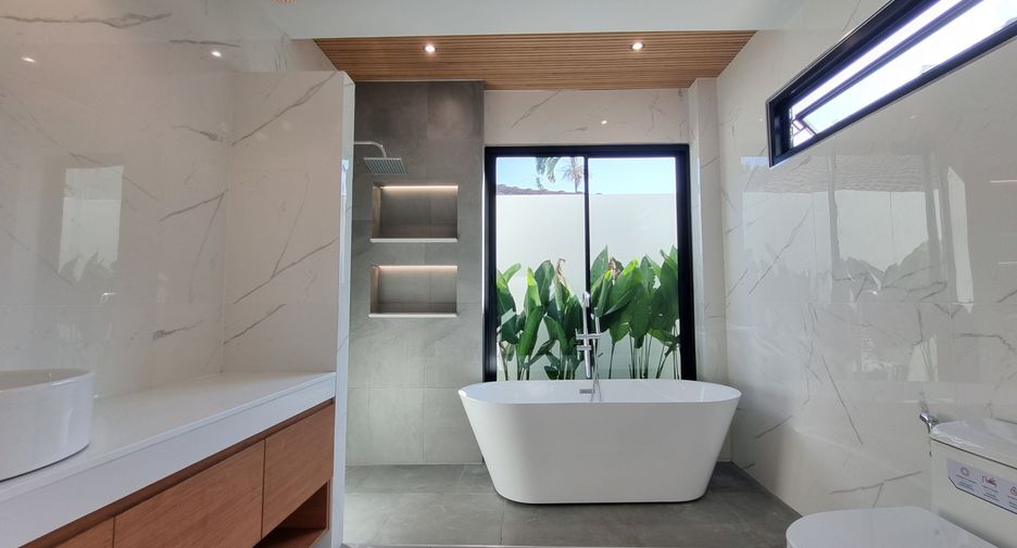 For sale 4 bedrooms villa in Thalang, Phuket
