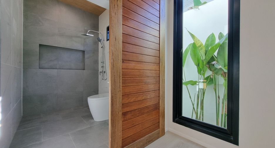 For sale 4 bedrooms villa in Thalang, Phuket