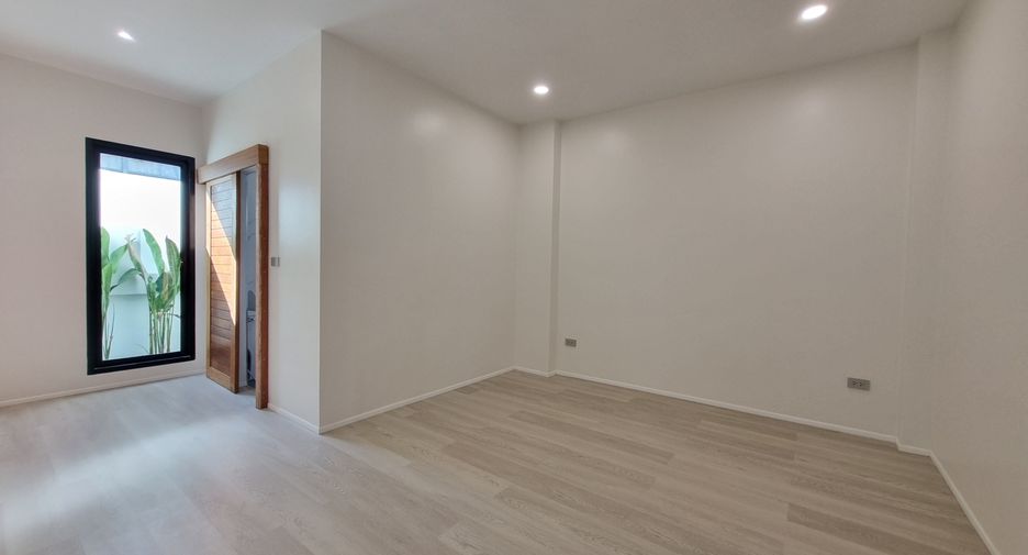 For sale 4 bedrooms villa in Thalang, Phuket