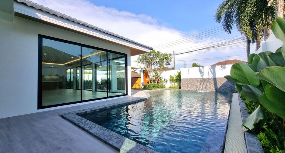 For sale 4 bedrooms villa in Thalang, Phuket
