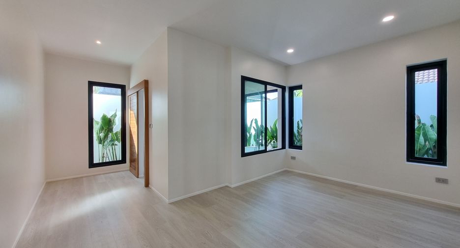For sale 4 bedrooms villa in Thalang, Phuket