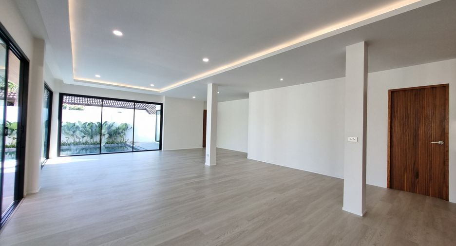 For sale 4 bedrooms villa in Thalang, Phuket