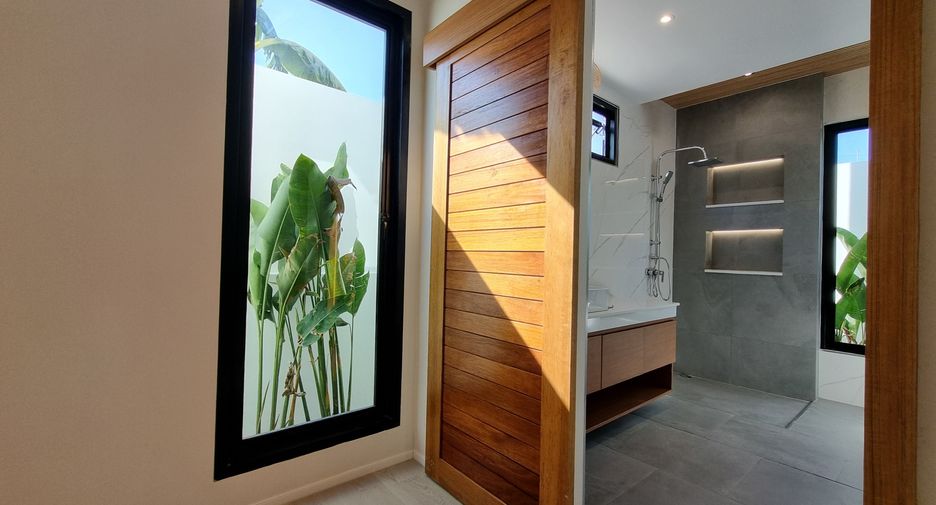 For sale 4 bedrooms villa in Thalang, Phuket