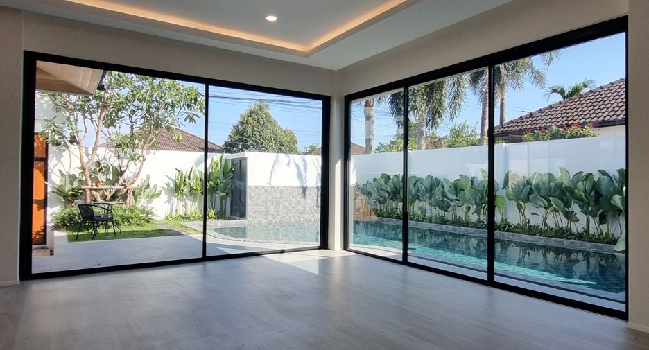 For sale 4 bedrooms villa in Thalang, Phuket