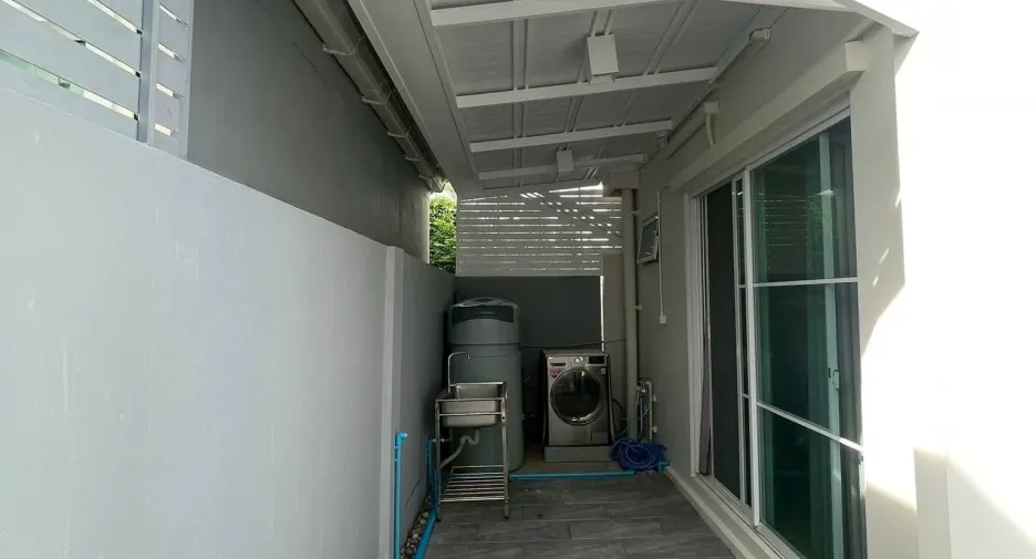 For rent 2 bedrooms townhouse in Bang Phli, Samut Prakan