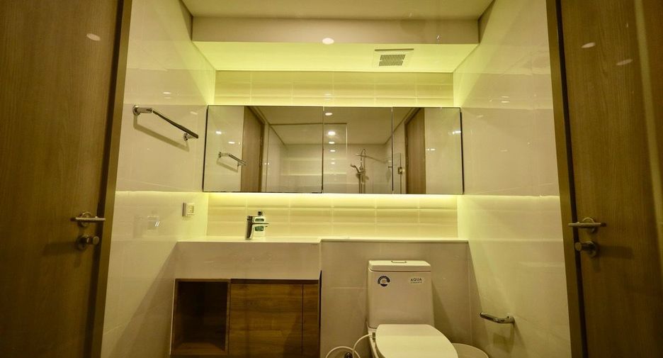For rent 2 bedrooms condo in Phra Khanong, Bangkok