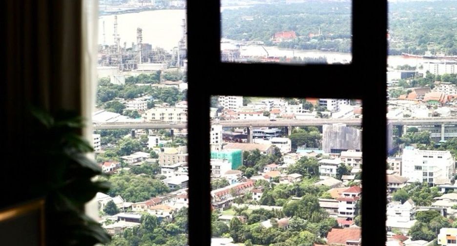 For rent 2 bedrooms condo in Phra Khanong, Bangkok