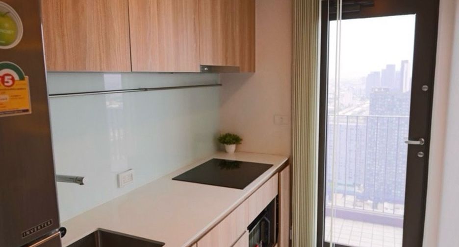 For rent 2 bedrooms condo in Phra Khanong, Bangkok