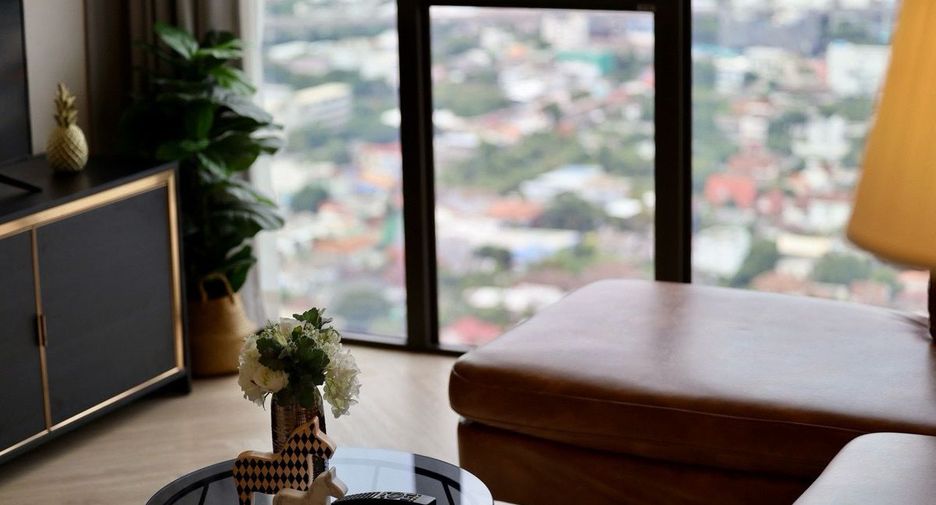 For rent 2 bedrooms condo in Phra Khanong, Bangkok