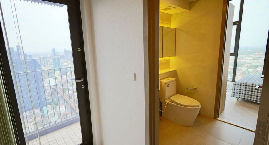For rent 2 bedrooms condo in Phra Khanong, Bangkok