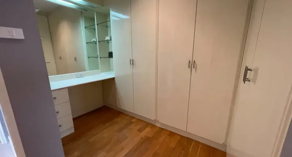 À louer et à vendre 2 chambres condo à Watthana, Bangkok