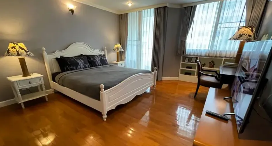 À louer et à vendre 2 chambres condo à Watthana, Bangkok