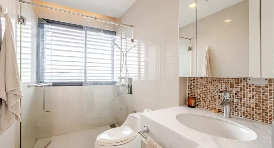 For sale 2 bedrooms condo in Watthana, Bangkok
