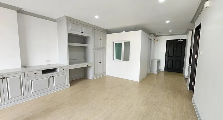 For sale and for rent 2 bedrooms condo in Khlong San, Bangkok