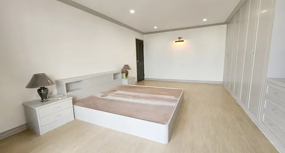 For sale and for rent 2 bedrooms condo in Khlong San, Bangkok