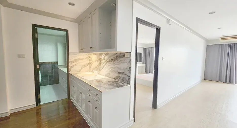 For sale and for rent 2 bedrooms condo in Khlong San, Bangkok