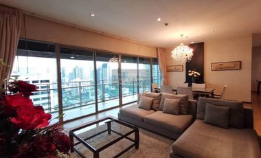 For rent 3 bedrooms condo in Khlong Toei, Bangkok