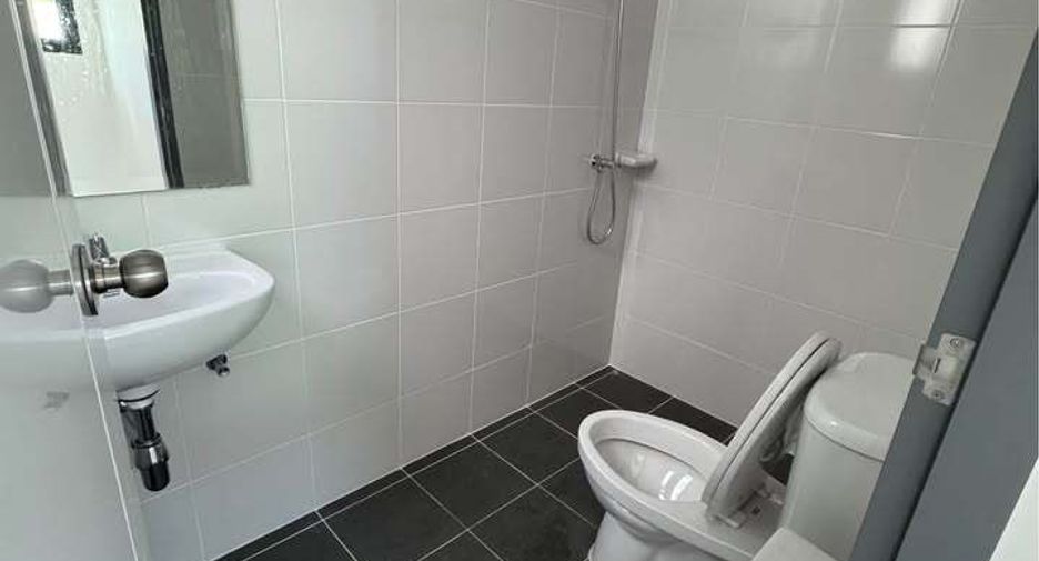 For rent 4 bedrooms house in Bang Phli, Samut Prakan