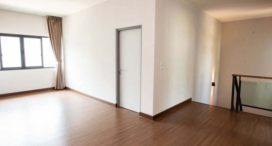For rent 4 bedrooms house in Bang Phli, Samut Prakan