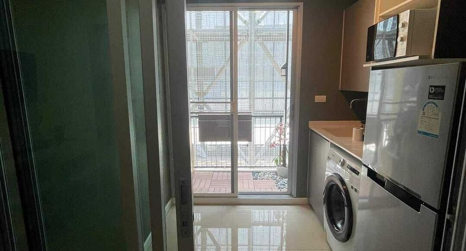 For sale 1 bed condo in Khlong Toei, Bangkok