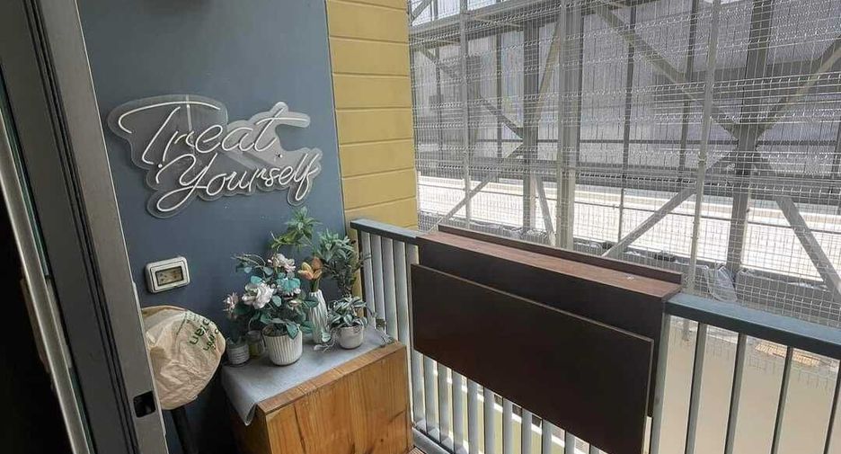 For sale 1 bed condo in Khlong Toei, Bangkok